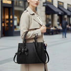 PU Leather Solid Shoulder Zipper Handbag (Black)