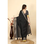 Checkered Saree With Unstitched Blouse 5.5Mtr (Black)